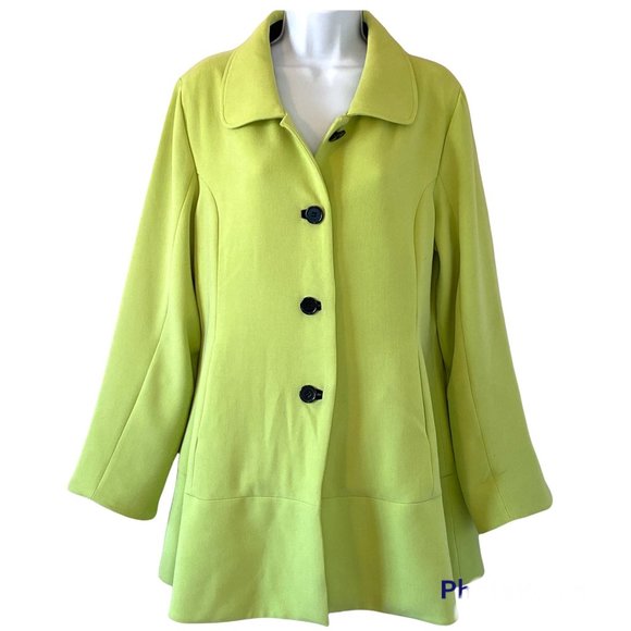 FINAL CHANCE! CLOSET CLOSING! - Picture 2 of 10